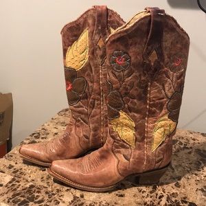 Corral boots